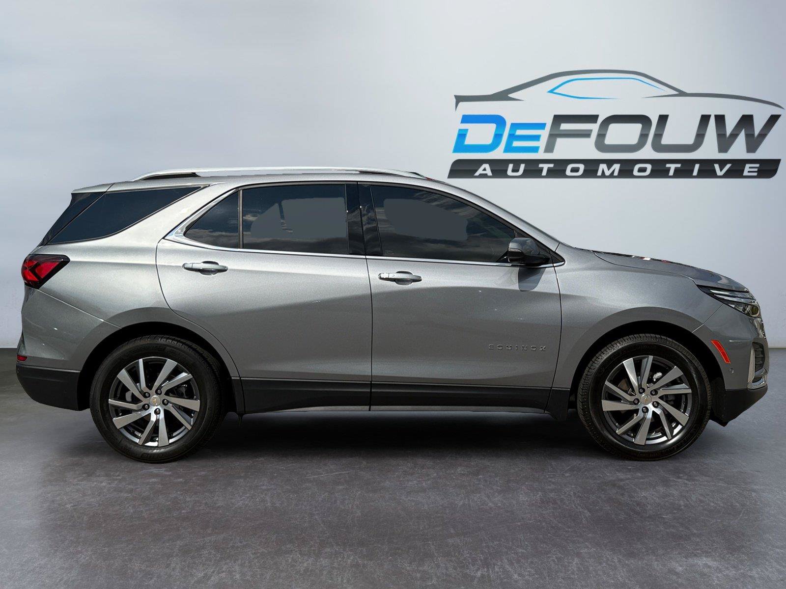 Used 2024 Chevrolet Equinox Premier FWD image 2