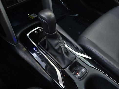 Certified 2023 Toyota Corolla Cross XLE image 16