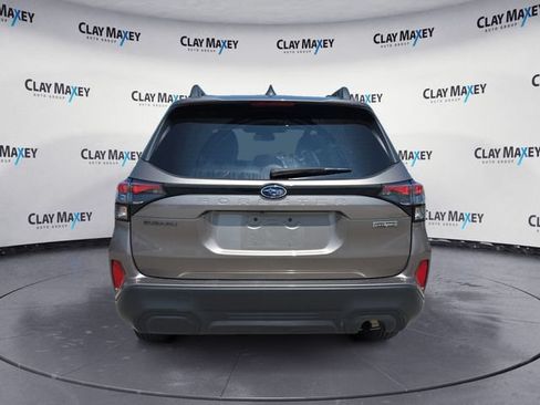 Used 2025 Subaru Forester Premium AWD/4WD image 4