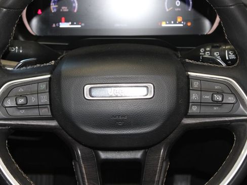 Used 2023 Jeep Grand Cherokee L Limited w/ Black Appearance Package AWD/4WD image 14