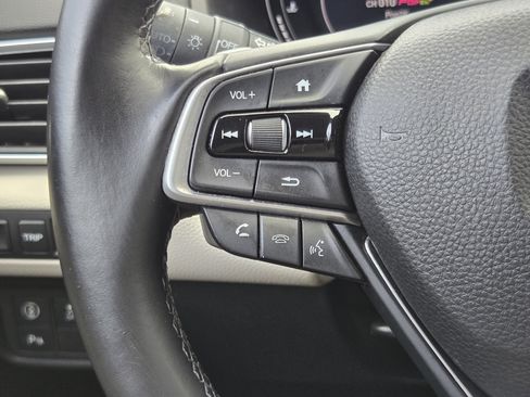Used 2018 Honda Accord Touring image 26
