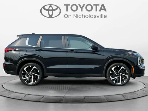 Used 2024 Mitsubishi Outlander SE AWD/4WD image 6
