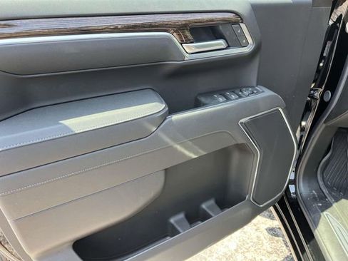 Used 2025 GMC Sierra 1500 Elevation image 15