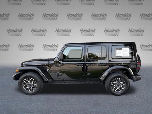 Used 2025 Jeep Wrangler Unlimited Sahara AWD/4WD image 7