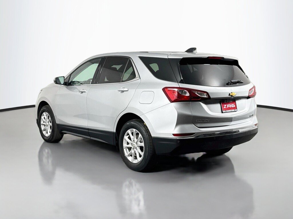 Used 2019 Chevrolet Equinox LT w/ Driver Convenience Package AWD/4WD image 3