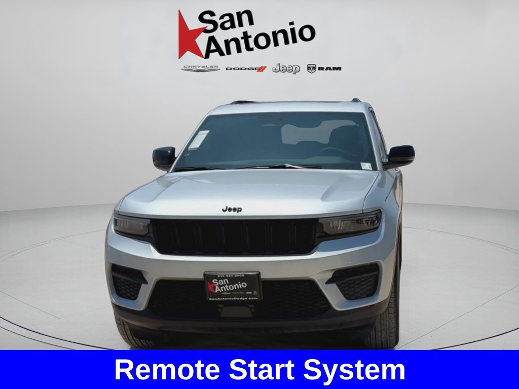 New 2025 Jeep Grand Cherokee Altitude RWD image 5
