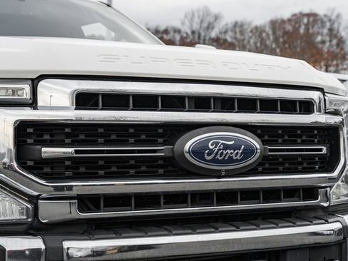 Used 2020 Ford F350 Lariat w/ Lariat Ultimate Package image 9