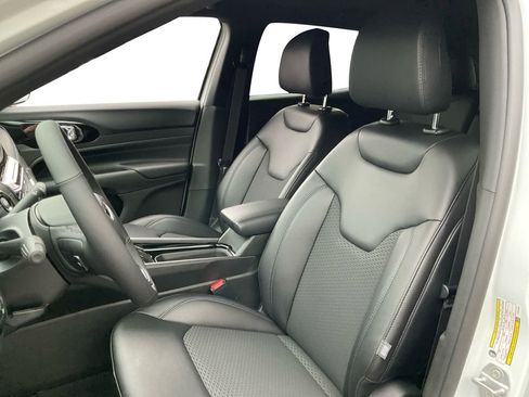 New 2026 Jeep Compass Latitude image 26