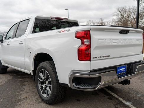 Used 2023 Chevrolet Silverado 1500 LT AWD/4WD image 8