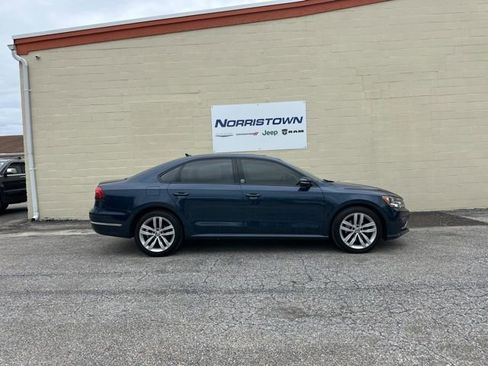 Used 2019 Volkswagen Passat 2.0T Wolfsburg w/ Wheels & Sunroof Package FWD image 3