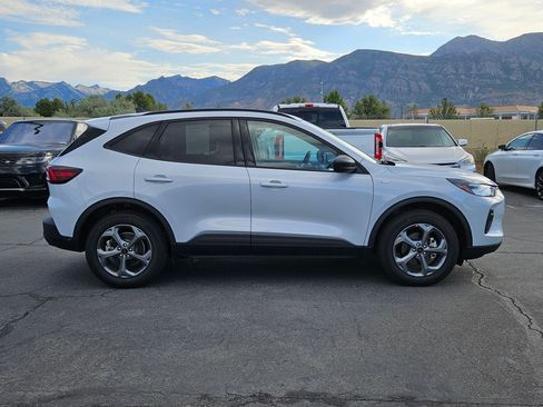 Used 2026 Ford Escape ST-Line AWD/4WD image 2