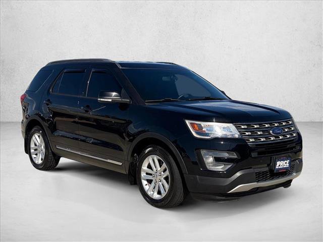 Used 2016 Ford Explorer XLT w/ Equipment Group 202A FWD image 3