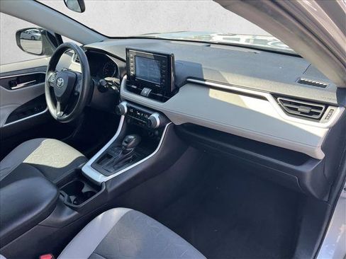 Used 2021 Toyota RAV4 XLE image 23
