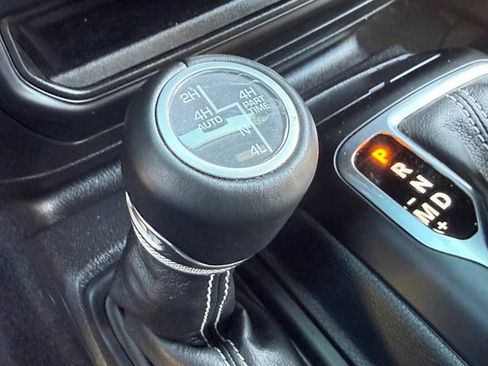 Used 2023 Jeep Wrangler Unlimited Sahara w/ Cold Weather Group AWD/4WD image 24