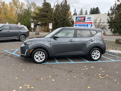Used 2023 Kia Soul LX w/ Option Group 015 image 2