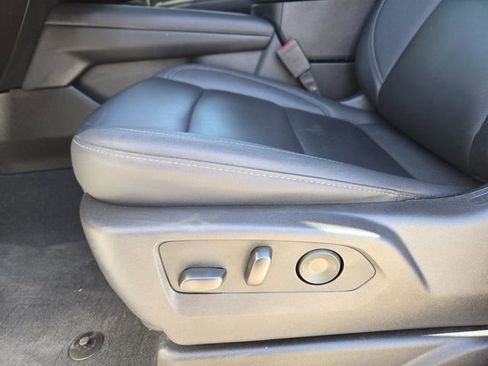 Used 2025 Chevrolet Suburban Z71 w/ Z71 Off-Road Package image 26