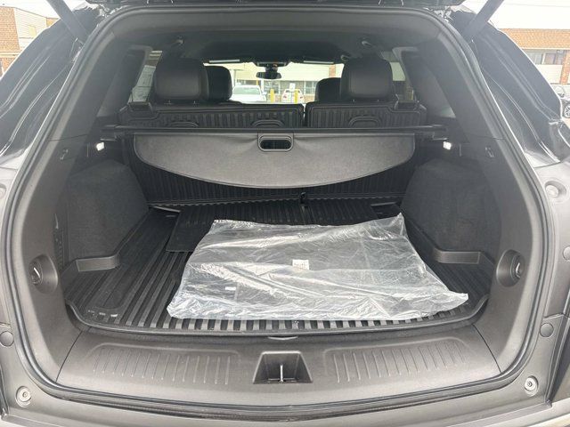 Certified 2024 Cadillac XT5 Luxury w/ LPO, Floor Liner Package AWD/4WD image 25