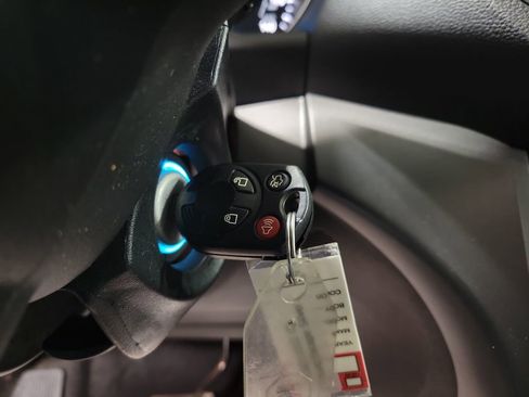 Used 2017 Ford Escape SE w/ SE Leather Comfort Package image 16