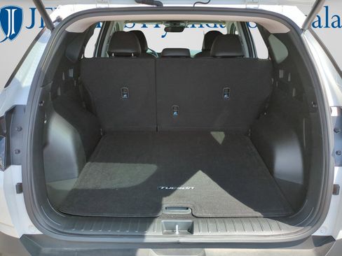 Certified 2025 Hyundai Tucson Limited FWD image 9