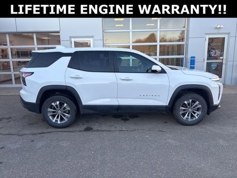 Used 2025 Chevrolet Equinox LT w/ Safety and Technology Package image 8