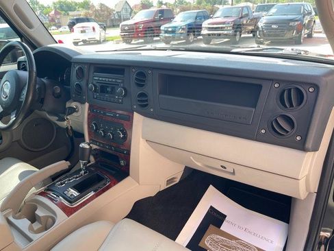 Used 2007 Jeep Commander Limited w/ Trailer Tow Group IV AWD/4WD image 45