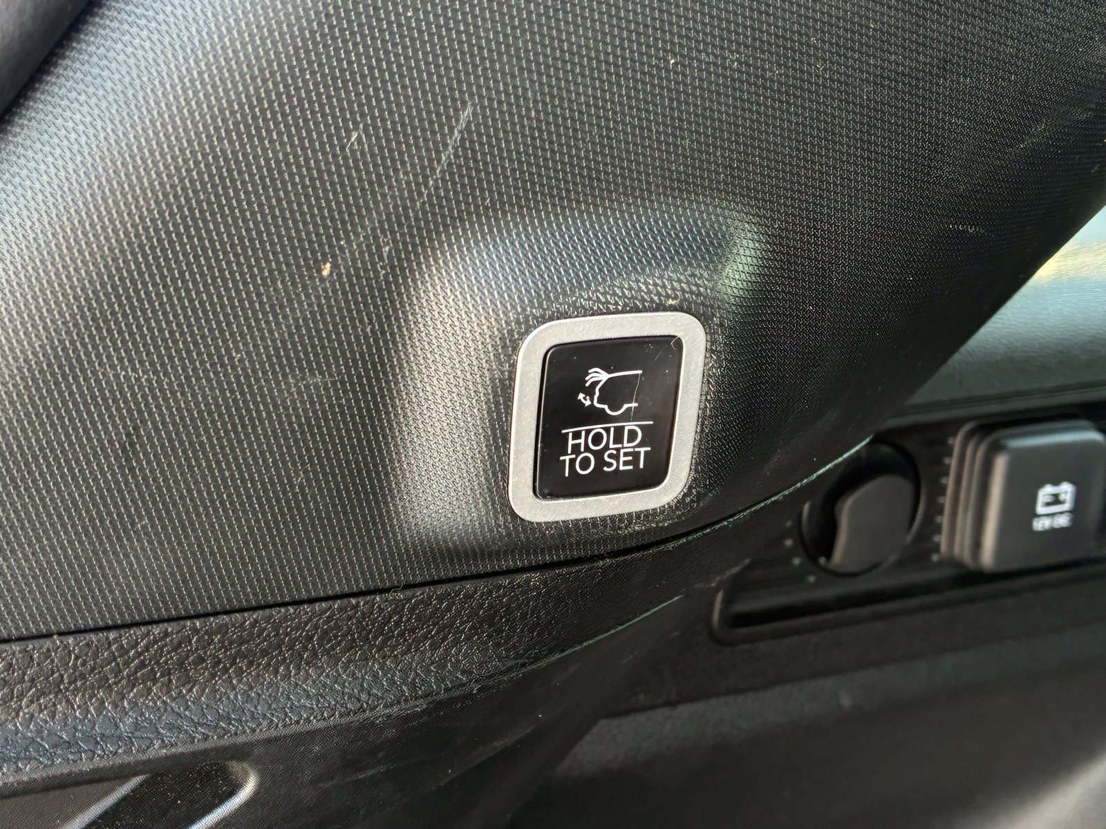 Used 2024 Jeep Grand Cherokee Altitude RWD image 16