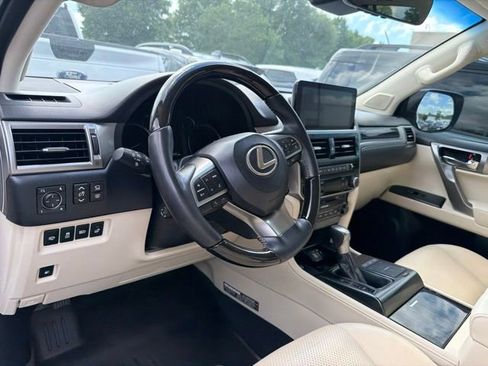 Used 2023 Lexus GX 460 Luxury w/ Sport Design Package AWD/4WD image 6