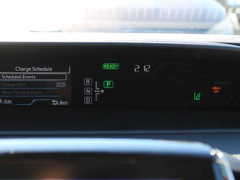 Used 2017 Toyota Prius Prime Premium image 40