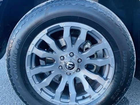 Used 2018 Ford F150 Lariat image 5