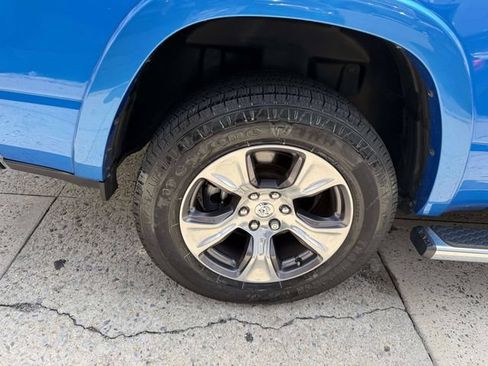 Used 2021 RAM 1500 Laramie AWD/4WD image 5