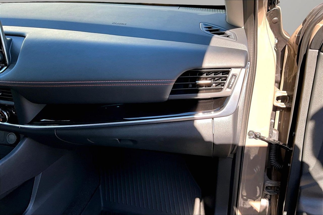 Used 2026 Nissan Rogue SV AWD/4WD image 18