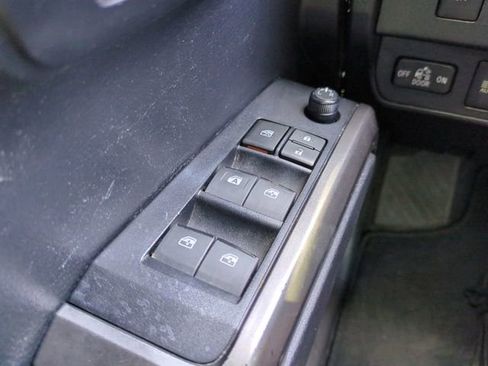 Used 2021 Toyota Tacoma SR5 AWD/4WD image 27