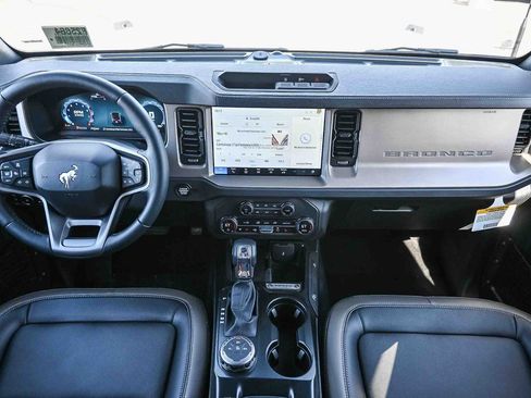 New 2025 Ford Bronco Outer Banks image 17