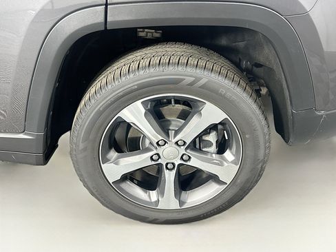 Used 2022 Jeep Grand Cherokee Limited 4xe AWD/4WD image 11