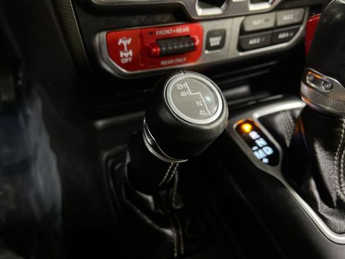 Used 2019 Jeep Wrangler Unlimited Rubicon image 36