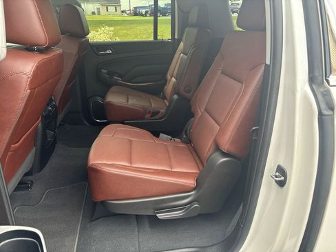 Used 2019 Chevrolet Suburban Premier w/ Premier Plus Edition AWD/4WD image 10