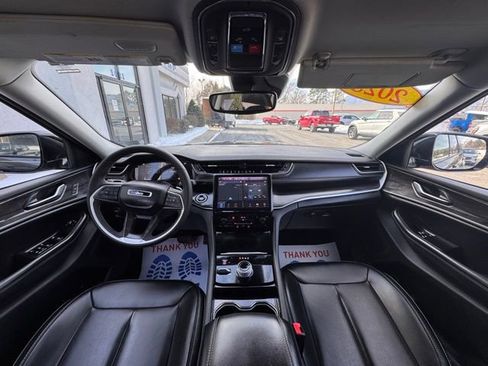 Used 2023 Jeep Grand Cherokee L Limited image 9