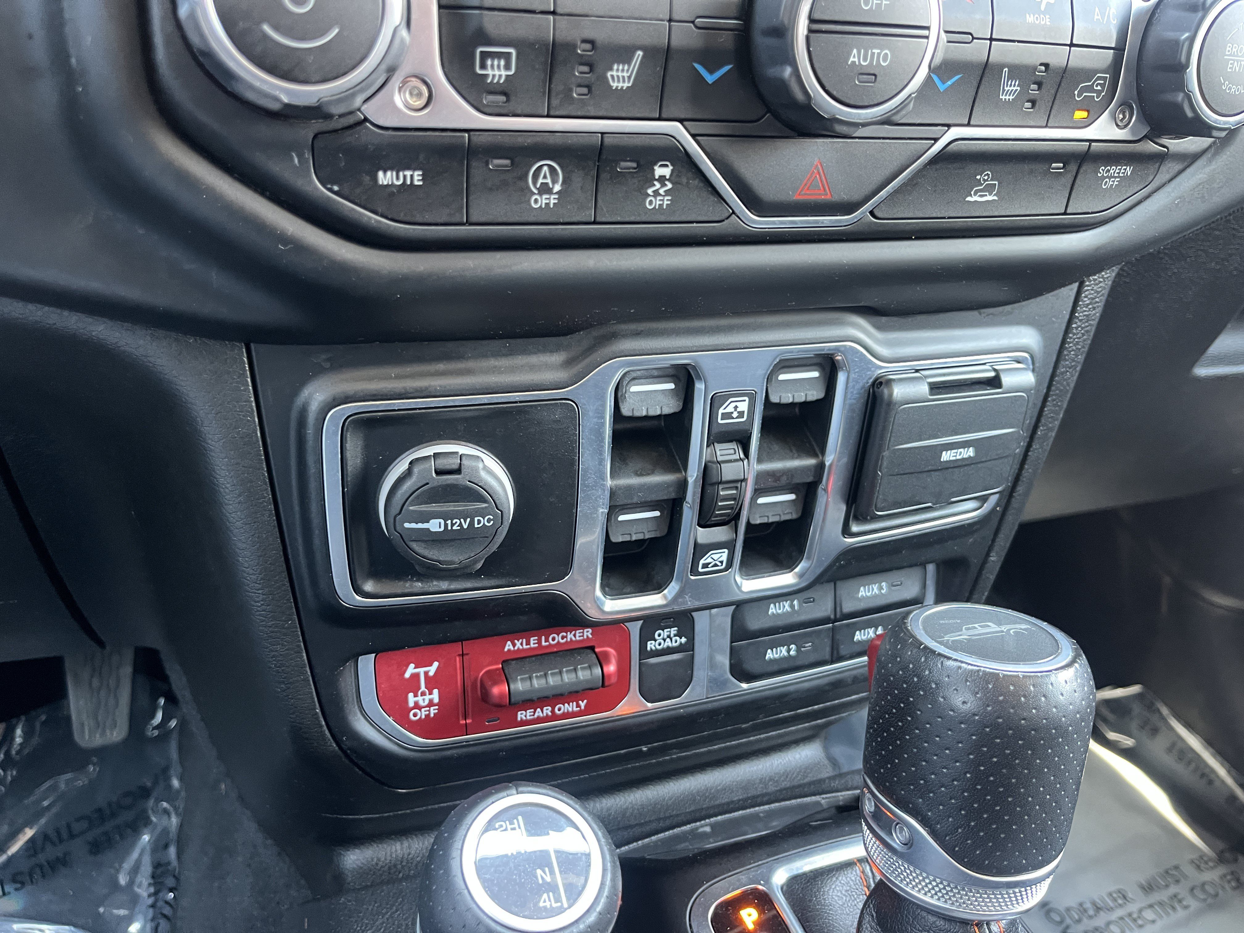 Used 2023 Jeep Gladiator Mojave w/ LED Lighting Group AWD/4WD image 27