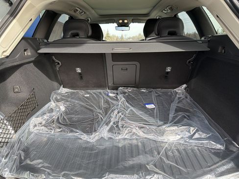 New 2026 Volvo XC60 B5 Ultra w/ Climate Package image 15