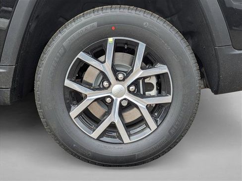 New 2025 Jeep Grand Cherokee L Limited image 9