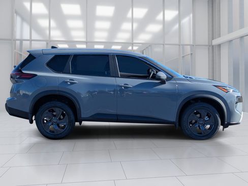 New 2026 Nissan Rogue SV FWD image 6