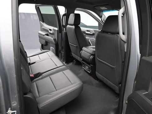Used 2025 GMC Sierra 1500 SLT AWD/4WD image 13