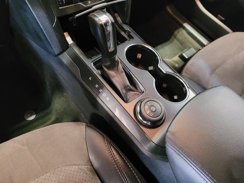 Used 2017 Ford Explorer XLT w/ Equipment Group 202A image 26