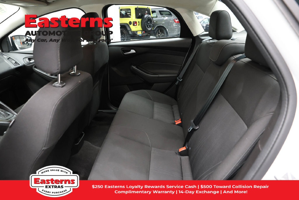 Used 2018 Ford Focus SE w/ Cold Weather Package FWD image 21
