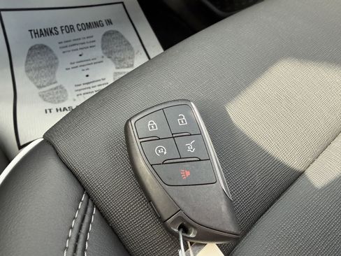 Used 2025 Buick Enclave Preferred image 23