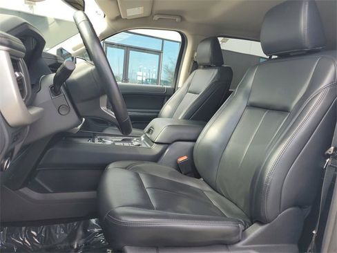 Used 2024 Ford Expedition Max XLT image 18