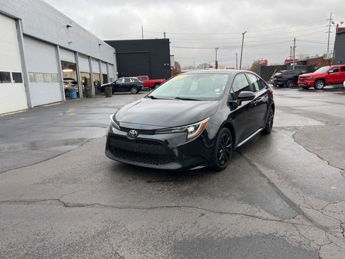 Used 2022 Toyota Corolla LE image 19