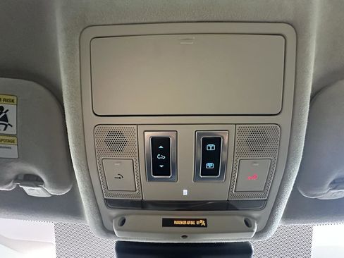 Used 2020 Jaguar F-PACE Premium image 44