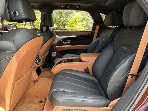 New 2024 Bentley Bentayga image 30