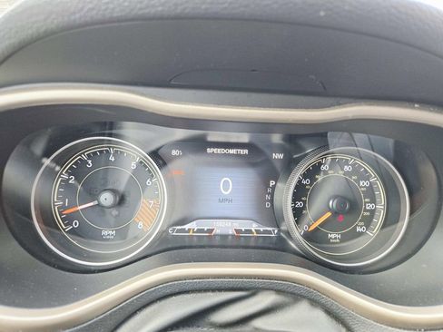 Used 2015 Jeep Cherokee Limited w/ Trailer Tow Group AWD/4WD image 10